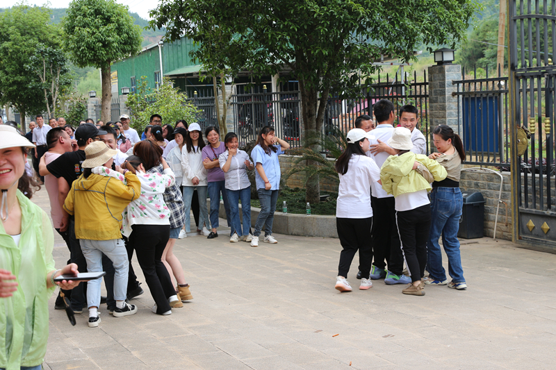 爱的抱抱.jpg 爱的抱抱.jpg