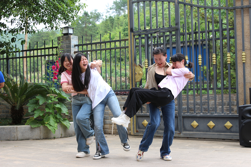 4人几�?.jpg 4人几�?.jpg