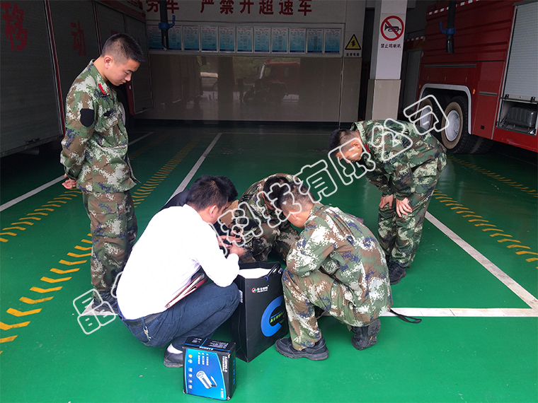 我为客户送服务